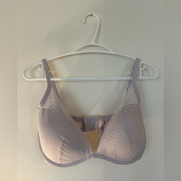 Lilac Victoria’s Secret “Incredible Plunge” Bra​ - Picture 1 of 3